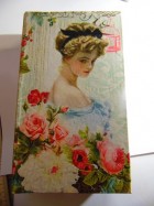 Шкатулка-книга ткань «Дама с розами»